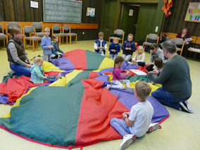 Vorstellung der Kommunionkinder in St. Crescentius ( © Karl-Franz Thiede)